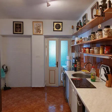 Rum i privatbostad Apartman Nela *