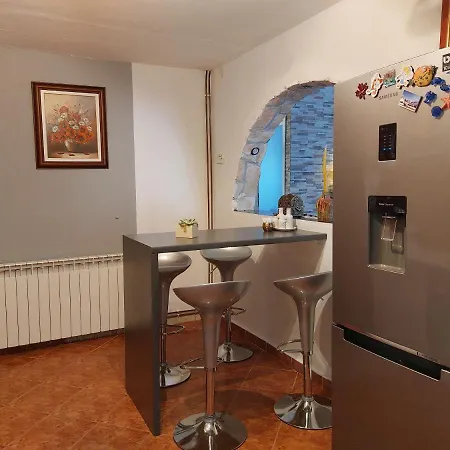 Rum i privatbostad Apartman Nela